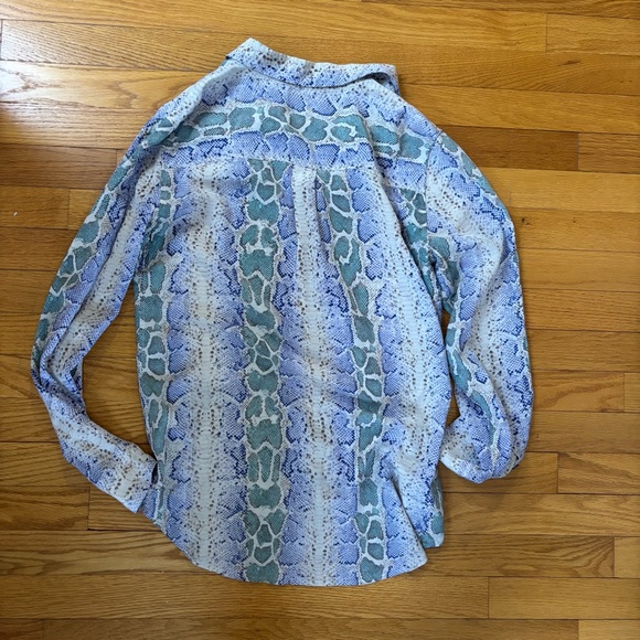 Equipment button down, snake print - Picture 3 of 3